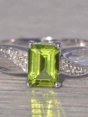 Peridot and Diamond Ring in White Gold